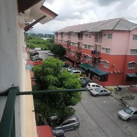 Budget Homestay Impiana Adril Ipoh Bagian luar foto