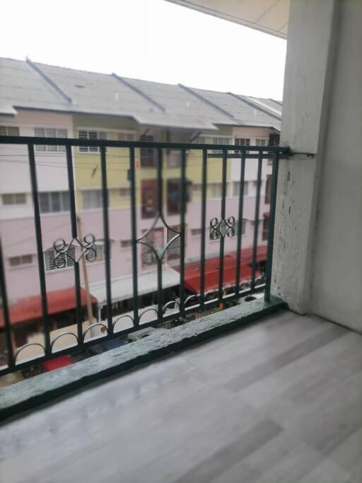 Budget Impiana Adril Apartment Ipoh